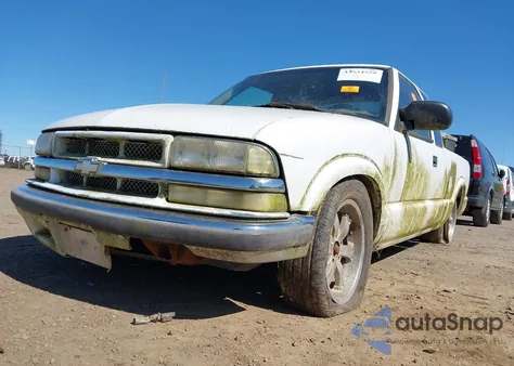 2001 Chevrolet S-10 Ls из США, поврежденный, VIN 1GCCS19W618104256